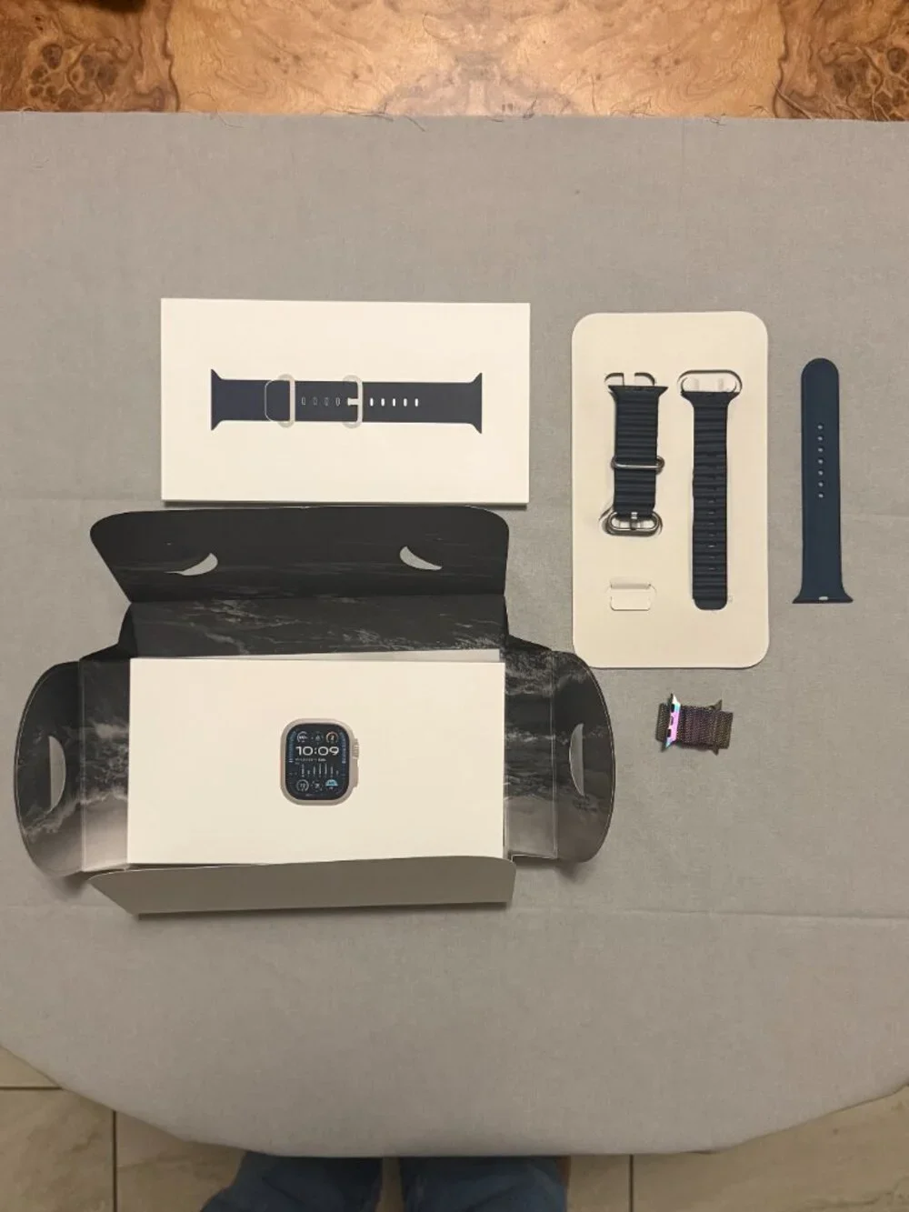 Apple Watch Ultra 2 49mm GPS+Cellular Titanium Box Extras
